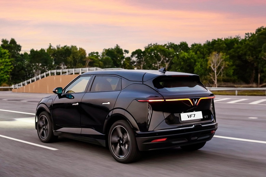 xe vinfast vf7 plus mau den xe vinfast vf7 plus mau den